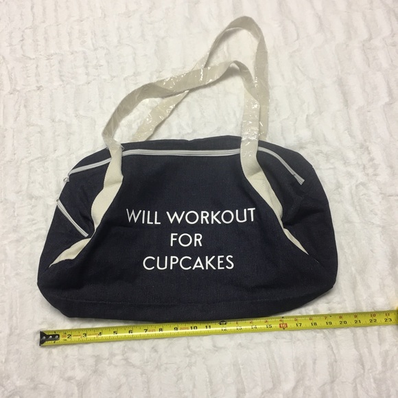 Will Workout for Cupcakes duffle bag - Picture 3 of 3